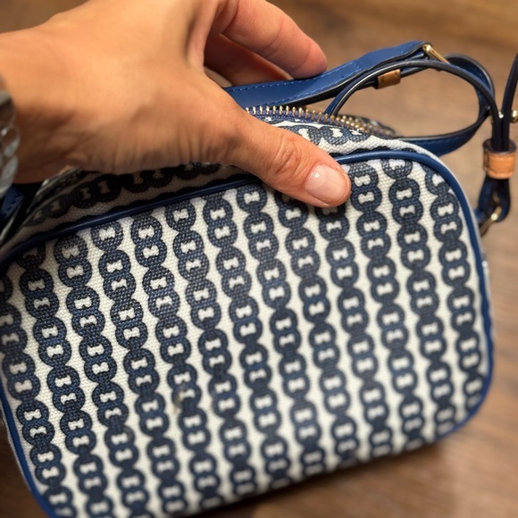 Tory Burch Navy and Cream Crossbody Bag - Picture 3 of 3